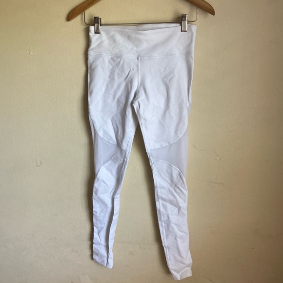 ALO Yoga White Leggings with mesh details size small - Picture 1 of 7